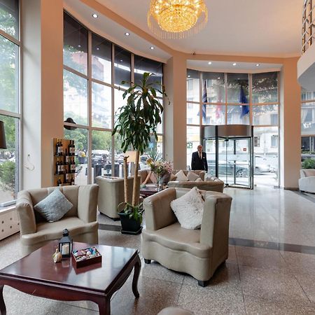 Hotel Aisi Батуми Екстериор снимка