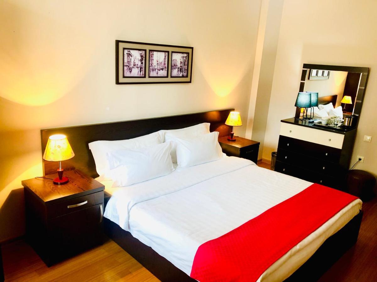 Hotel Aisi Батуми Екстериор снимка