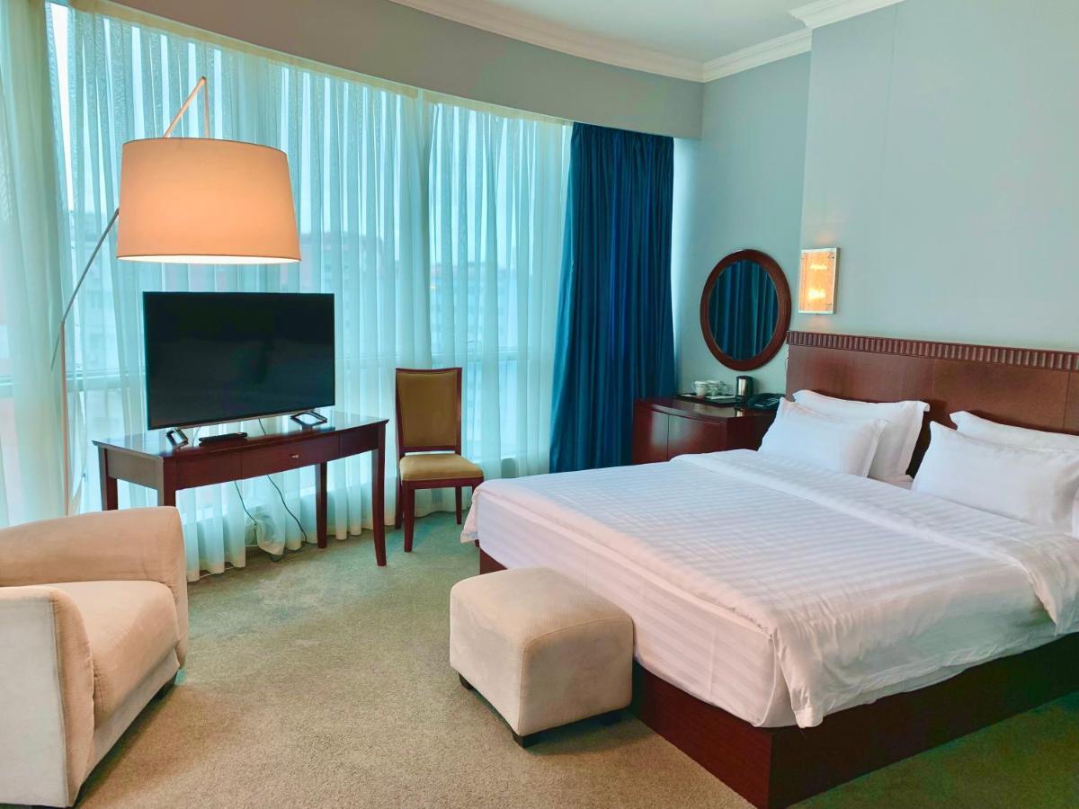 Hotel Aisi Батуми Екстериор снимка