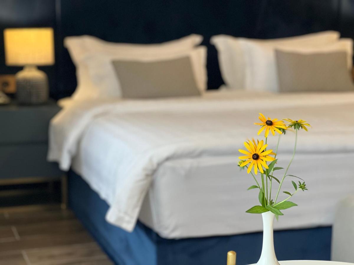 Hotel Aisi Батуми Екстериор снимка