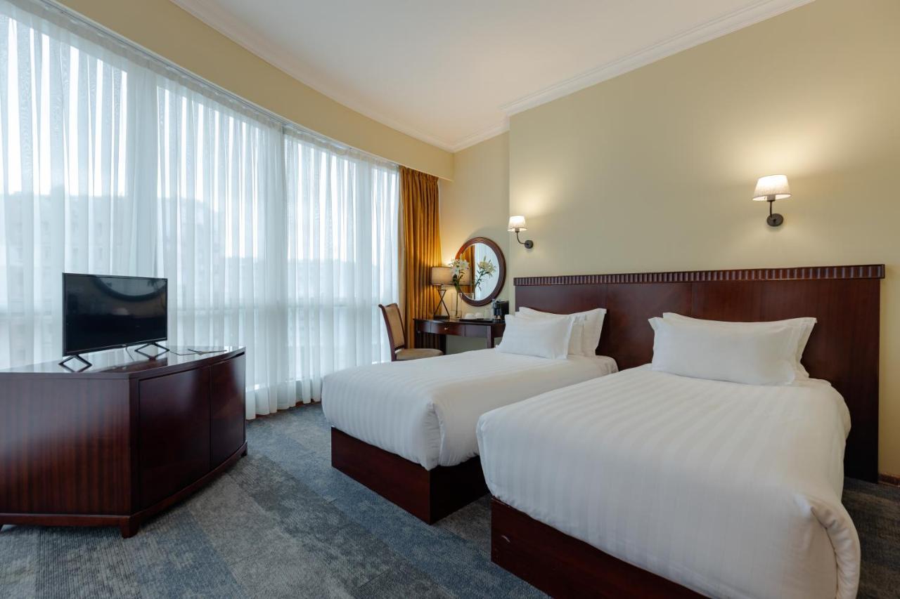 Hotel Aisi Батуми Екстериор снимка