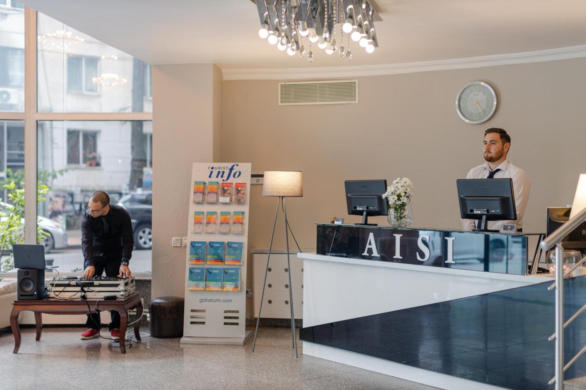 Hotel Aisi Батуми Екстериор снимка