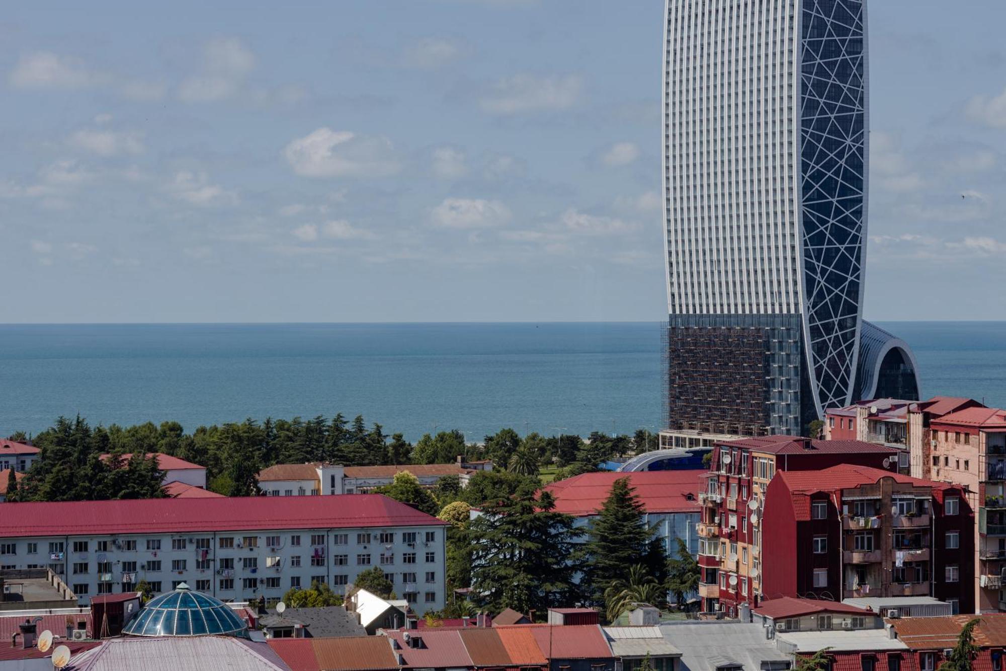 Hotel Aisi Батуми Екстериор снимка