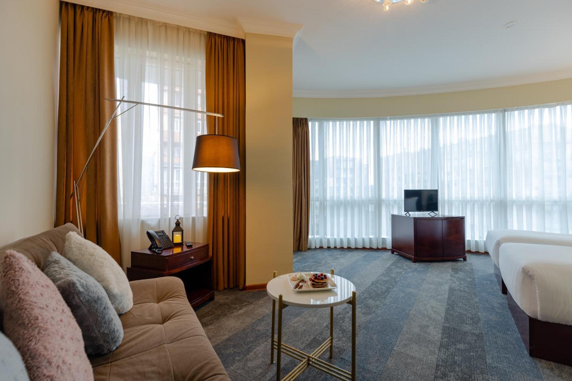 Hotel Aisi Батуми Екстериор снимка