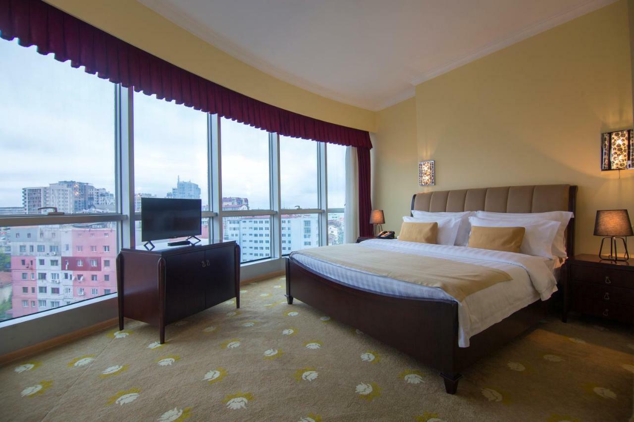 Hotel Aisi Батуми Екстериор снимка