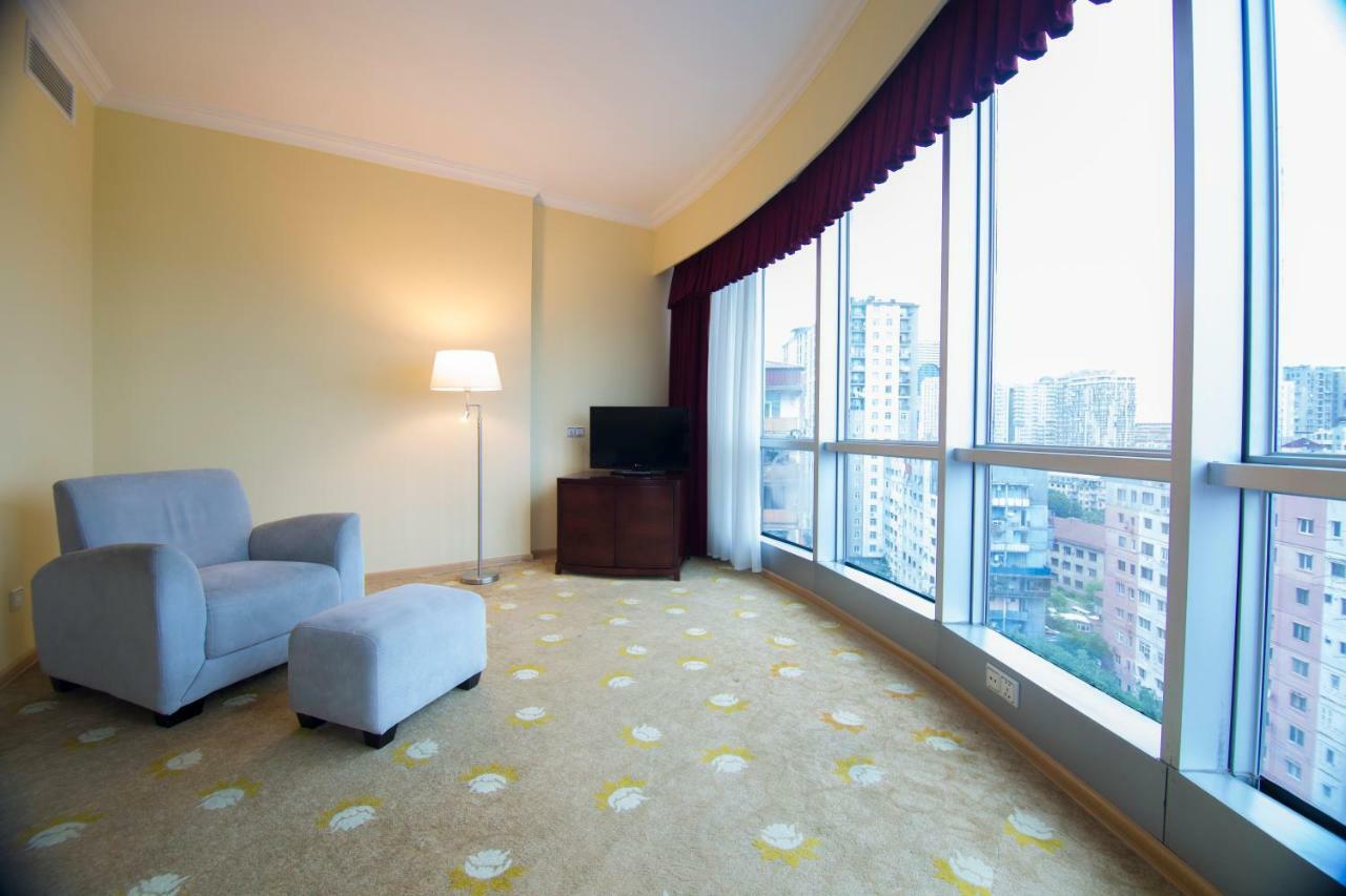 Hotel Aisi Батуми Екстериор снимка