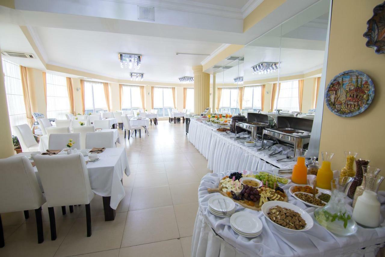 Hotel Aisi Батуми Екстериор снимка
